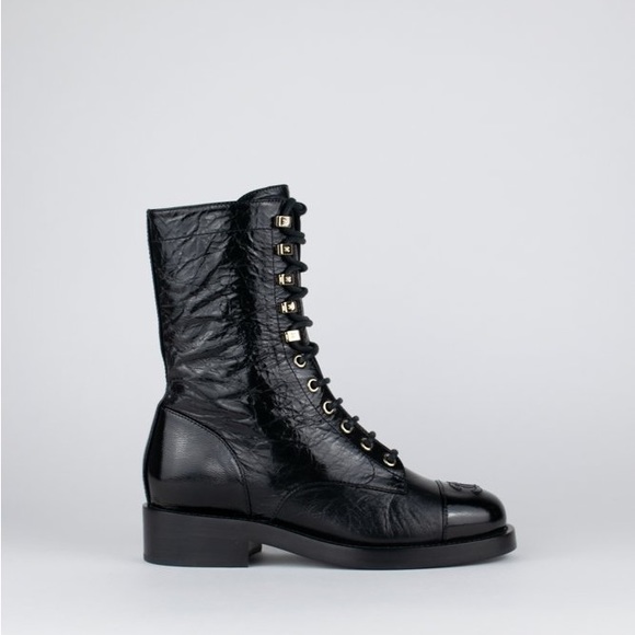 CHANEL CRINKLED LEATHER CAP TOE BOOTS RARE - Picture 3 of 5